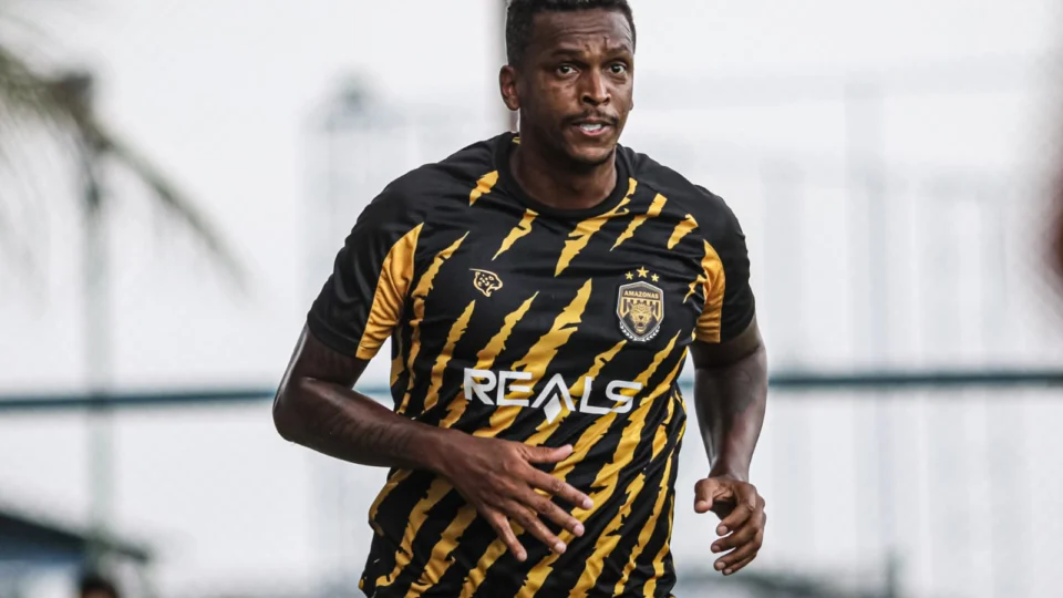 Jô paga dívida de pensão alimentícia e ganha liberdade após 24 horas detido em SP