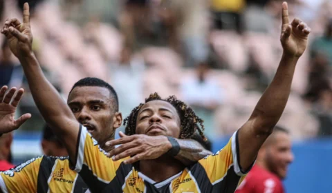 Amazonas vence o Santos na Arena da Amazônia e conquista primeira vitória na Série B