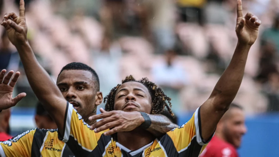 Amazonas vence o Santos na Arena da Amazônia e conquista primeira vitória na Série B