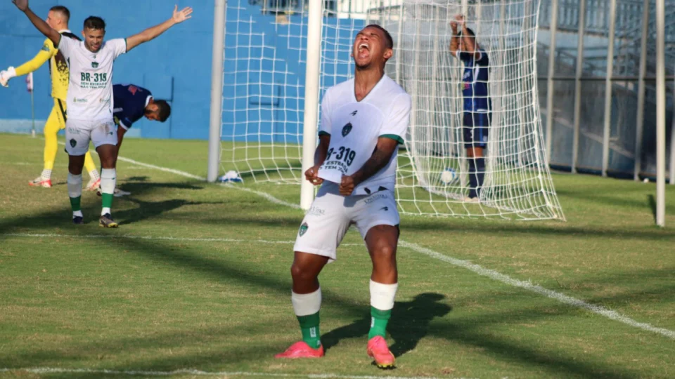 Manaus vence São Raimundo (RR) por 2 x 0 e entra na zona de classificação da Série D