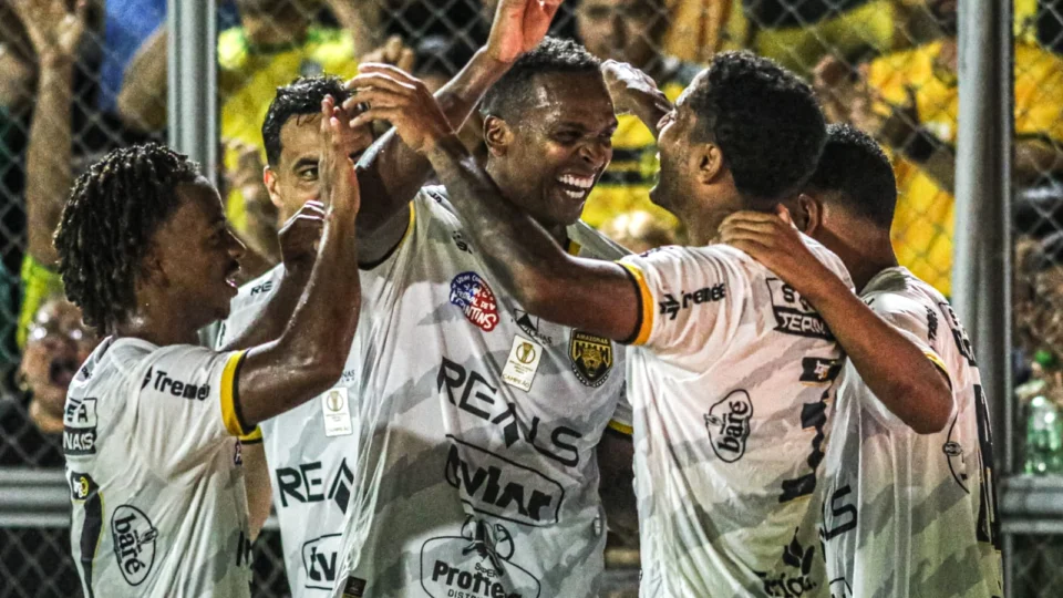 Com gol do zagueiro Miranda Amazonas vence o coxa e deixa a zona do perigo na Série B