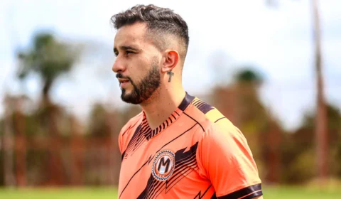 Meia Vinícius Boff chega para reforçar o Manauara