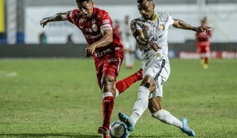 Frágil no meio campo, Amazonas perde a terceira em casa e frustra torcida que comparece ao Zamith