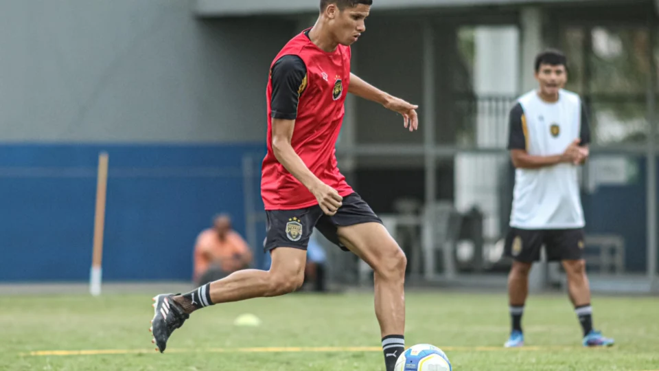 Amazonas anuncia volante Erick Varão que estava no ABC  de Natal