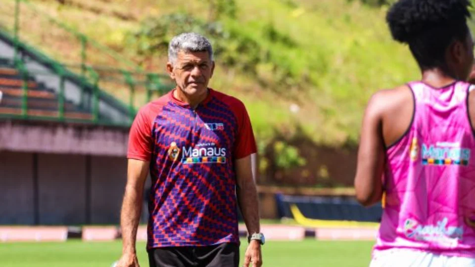 Fast Clube volta ao futebol profissional após licença e oficializa João Carlos Cavalo