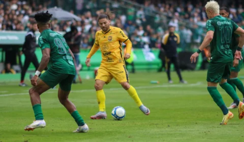 Amazonas perde para o Coritiba por 3 x 1 e cai uma posição na tabela de classificação