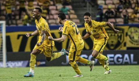 Matheus Serafim resolve e Onça abate o Coelho Mineiro na Arena da Amazônia