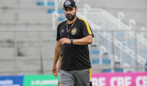 Amazonas anuncia saída do técnico Rafael Lacerda