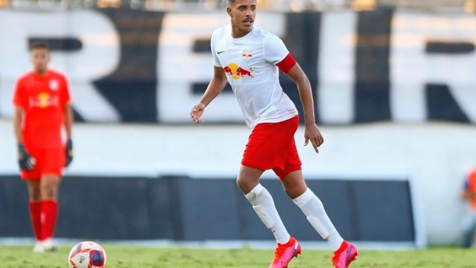 Amazonas FC anuncia volante Eliton Júnior para temporada 2025