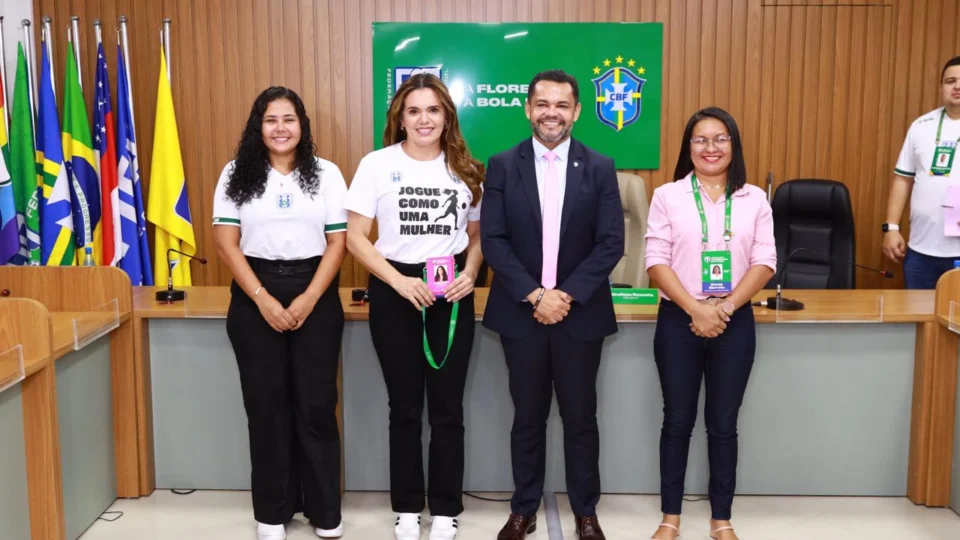 Faf anuncia nova diretoria de futebol femino