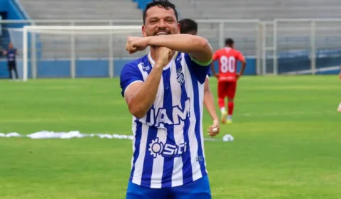 Com gol no primeiro tempo,  Tufão vence o Parintins no Estádio do Colina