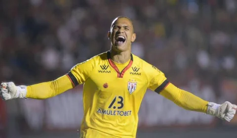 Amazonas F C oficializa chegada do goleiro Renan