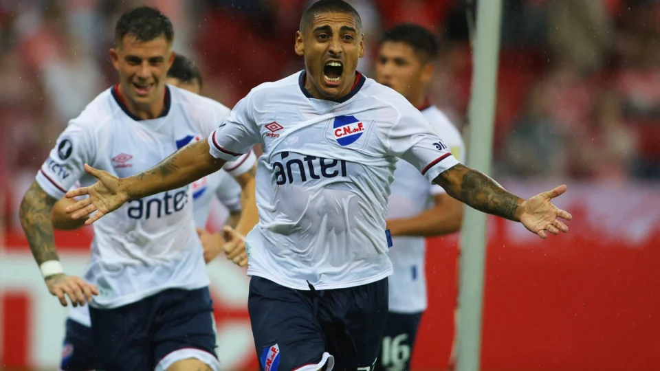 Amazonas FC oficializa chegada de meia-atacante uruguaio