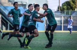 Manaus empata com Tufão no último minuto e salva o Nacional no Barezão