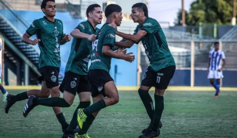 Manaus empata com Tufão no último minuto e salva o Nacional no Barezão