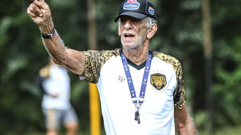 Amazonas encerra a fatura de Aderbal Lana