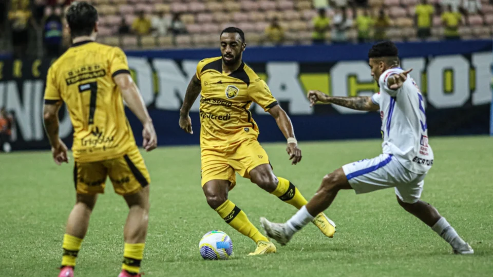 Apático, Amazonas não consegue passar pelo São Raimundo (RR) e se despede da Copa Verde