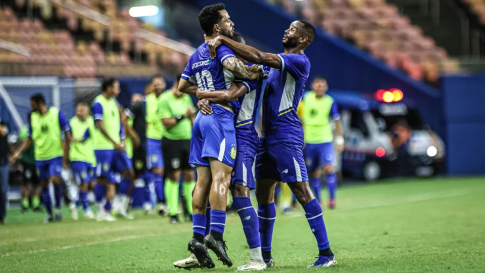 Nacional e Parintins se enfrentam em jogo válido pela semifinal do Barezão