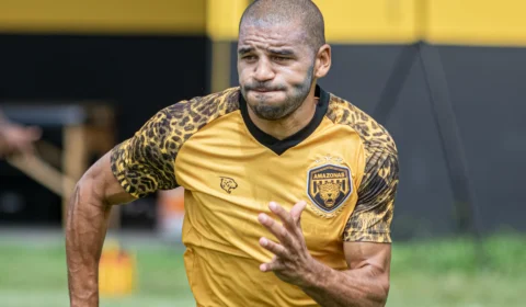 Amazonas FC anuncia volante uruguaio Santiago Viera para a Série B