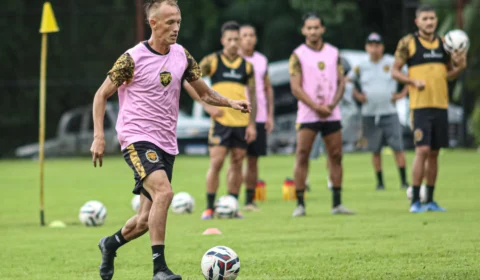 Amazonas enxuga elenco e empresta meia Diogo Carlos ao Manaus FC