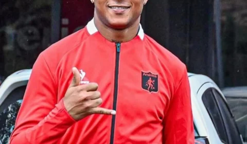 Amazonas acerta com lateral colombiano Nilson Castrillón