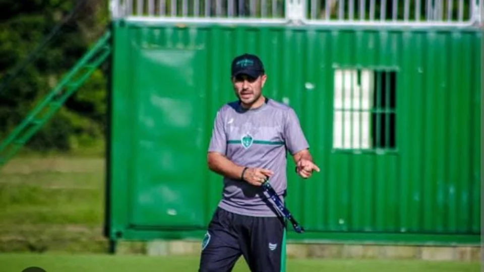 Manaus demite Júlio César Nunes após derrota para a Tuna