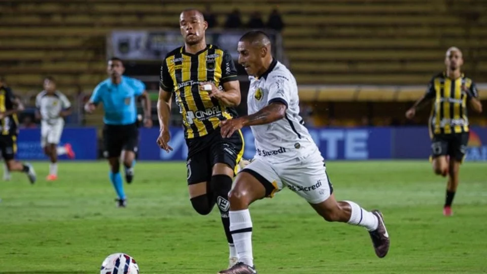 Amazonas empata mais uma e continua sem vencer na Série B