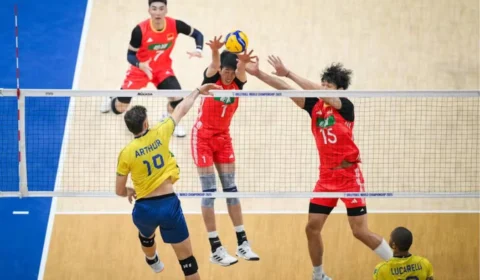 Brasil vence China no masculino de vôlei de virada.