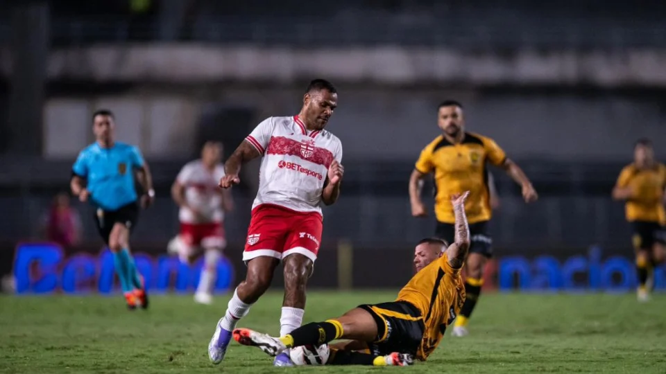 Amazonas FC perde para o CRB e segue na zona de rebaixamento da Série B