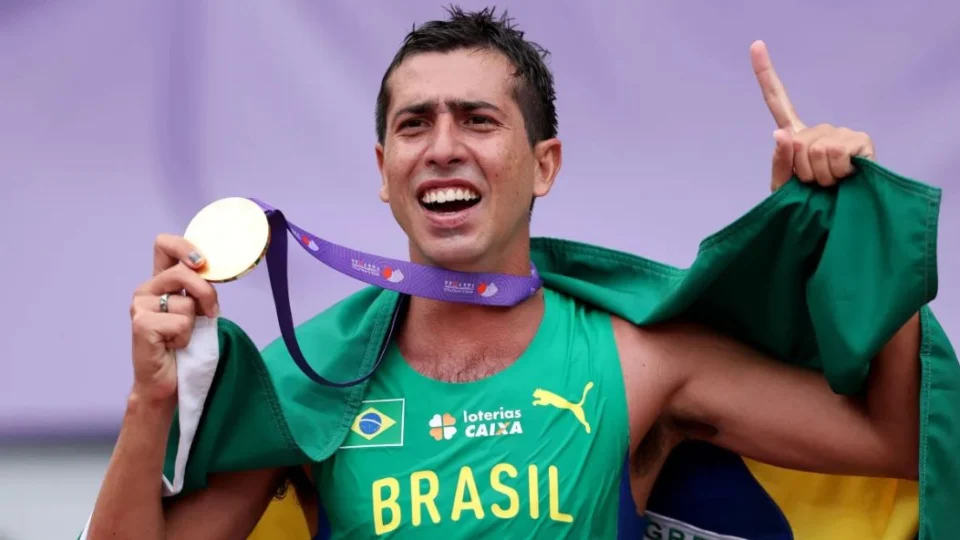 Caio Bonfim conquista ouro nos 20 km no Mundial de 2025