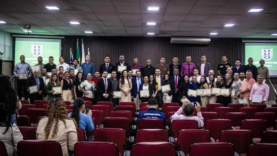Câmara Municipal celebra o Dia do Árbitro Esportivo com homenagem a representantes do Amazonas