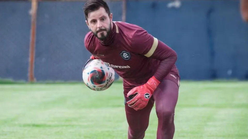 Goleiro Marcelo Rangel sofre lesão e está fora da temporada pelo Remo