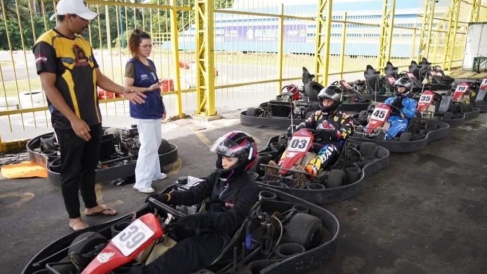 Governo do AM lança aulas gratuitas de kart na Vila Olímpica. Saiba como se inscrever