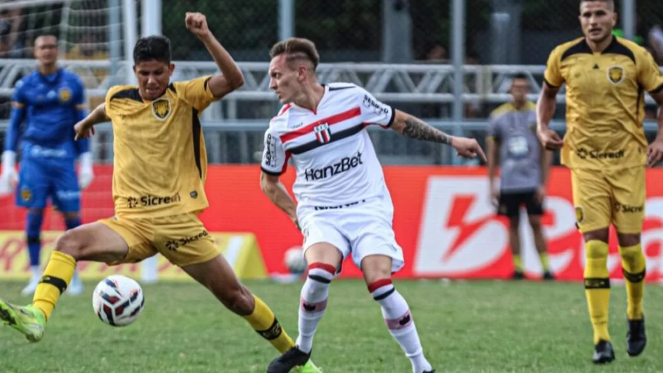Botafogo-SP e Amazonas fazem duelo decisivo pela sobrevivência na Série B