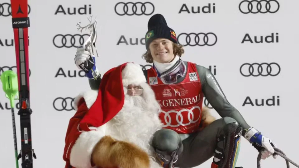 Brasileiro Lucas Braathen vence etapa da Copa do Mundo de esqui