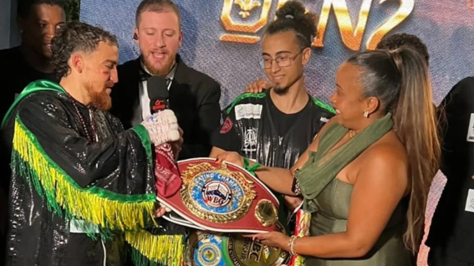 Manchinha conquista cinturão internacional da WBO no Outboxing Fight Night 2 em São Paulo