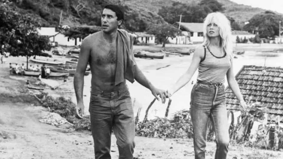 Brigitte Bardot namorou jogador do Flamengo que trouxe a atriz para Búzios.