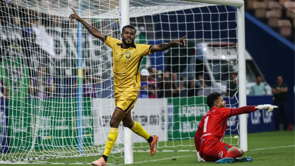 Amazonas vence Manaus FC em confronto na Arena da Amazônia.