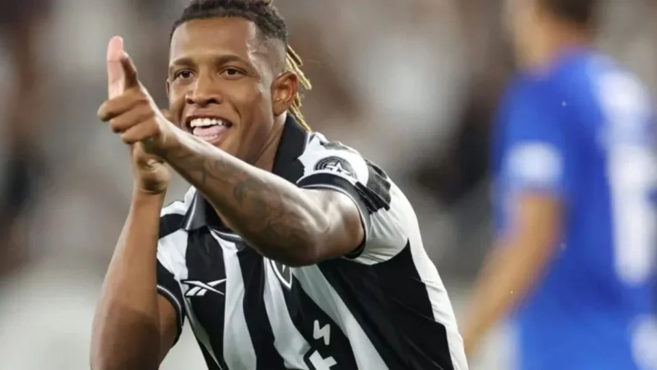 Botafogo encerra tabu com goleada sobre o Cruzeiro e vira lider