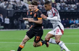 Flamengo e Corinthians voltam a decidir a Supercopa do Brasil após 34 anos