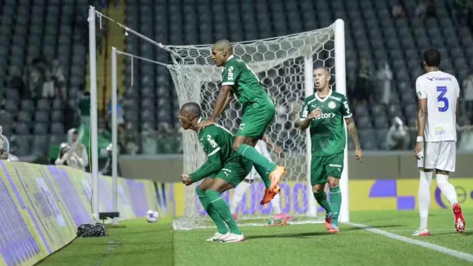 Palmeiras elimina o Vitória na Copinha após pênalti polêmico