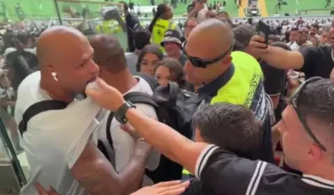 Leitura labial explica confusão entre Felipe Melo e torcedor antes da final da Super Copa