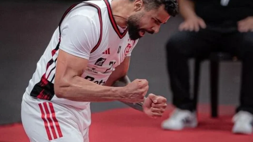 Flamengo derrota São José no Maracanãzinho e retoma o topo do NBB