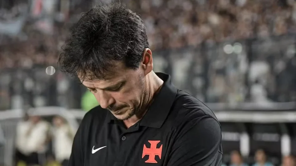 Pressão interna faz Vasco demitir Fernando Diniz após derrota no Carioca