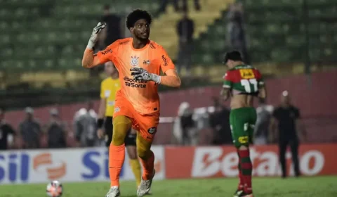 Corinthians supera desgaste e atua mal, mas garante vaga na semifinal do Paulistão