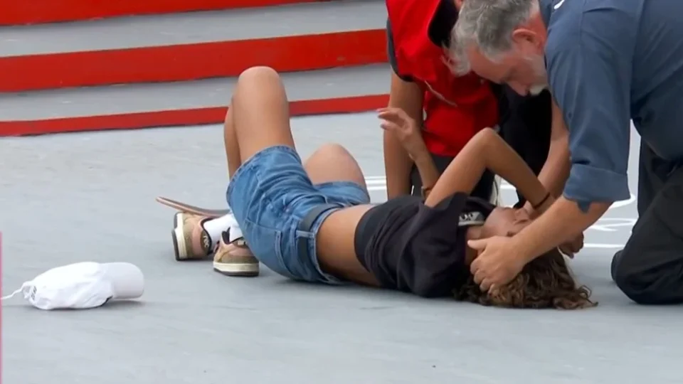 Tensão no Esporte: Rayssa Leal sofre queda grave e deixa mundial de Skate sob cuidados médicos