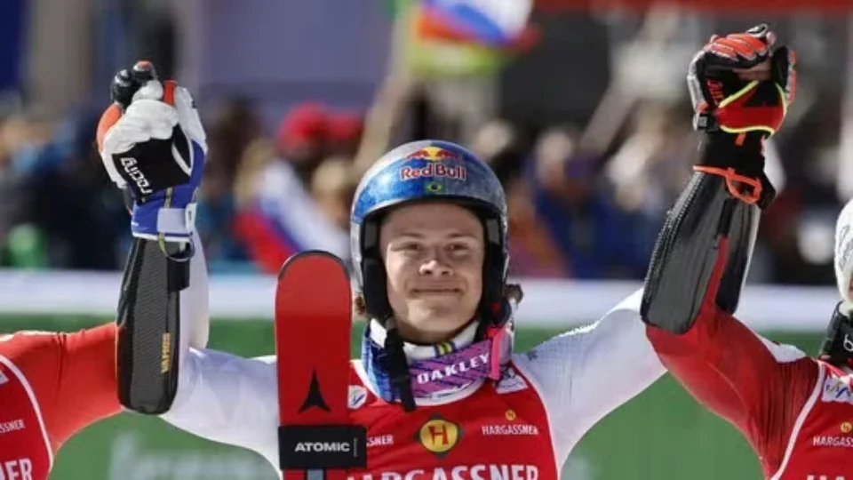 Lucas Pinheiro vence etapa de Copa do Mundo de esqui alpino