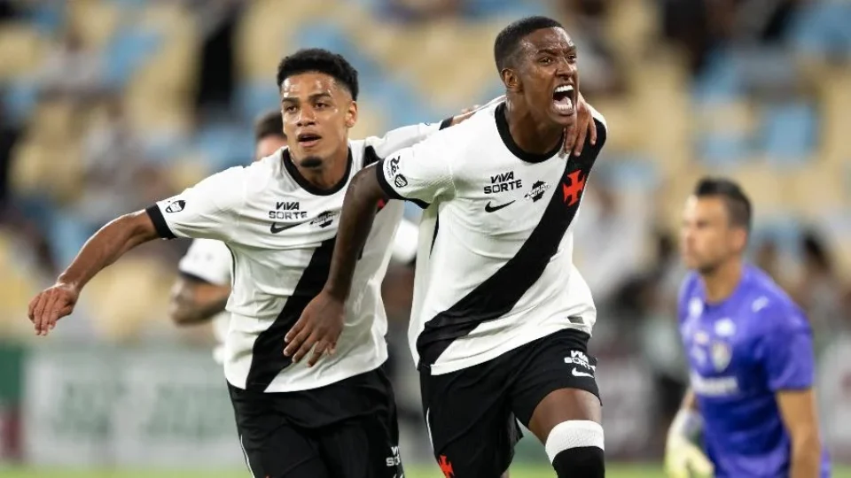 Vasco da Gama vira sobre o Palmeiras e conquista vitória importante no Brasileirão