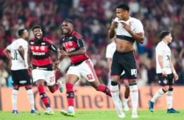 Flamengo vence o Vitória, embala 6ª vitória seguida e amplia sequência invicta