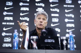 Conmebol suspende Renato Gaúcho por três jogos e desfalca o Vasco na Sul-Americana